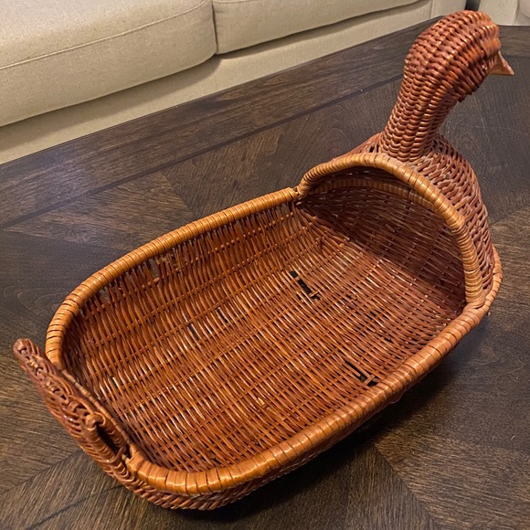 Vintage Wicker Duck Basket - Picture 4 of 4